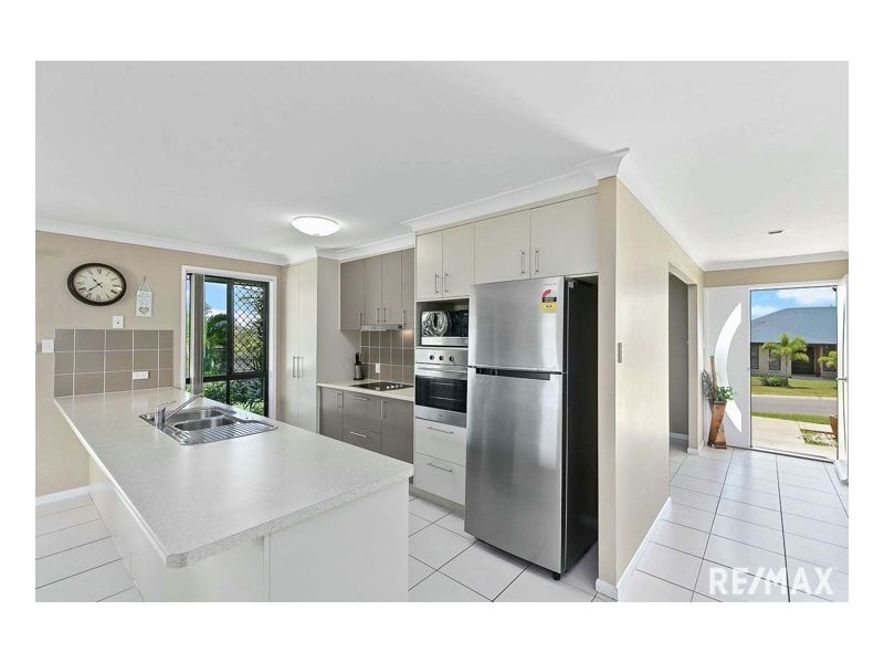7 Summit Ridge Drive, Nikenbah QLD 4655