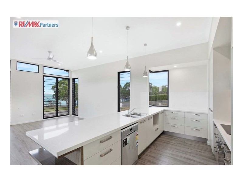 138 Esplanade, Point Vernon QLD 4655