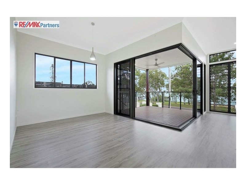 138 Esplanade, Point Vernon QLD 4655