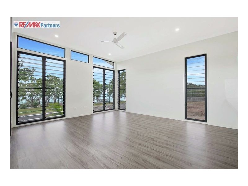 138 Esplanade, Point Vernon QLD 4655