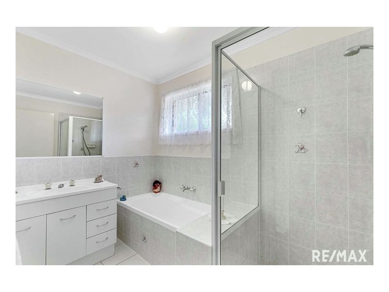 11 Tree View Road, Toogoom QLD 4655