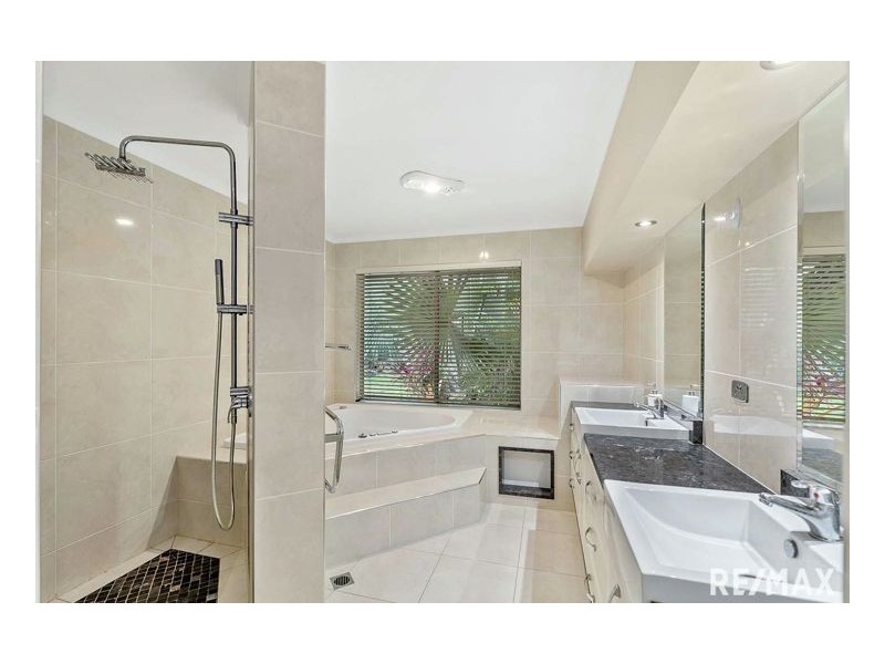 10-14 Mungara Court, Wondunna QLD 4655