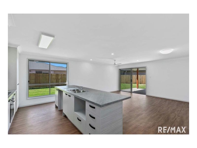 42 Halcyon Street, Wondunna QLD 4655
