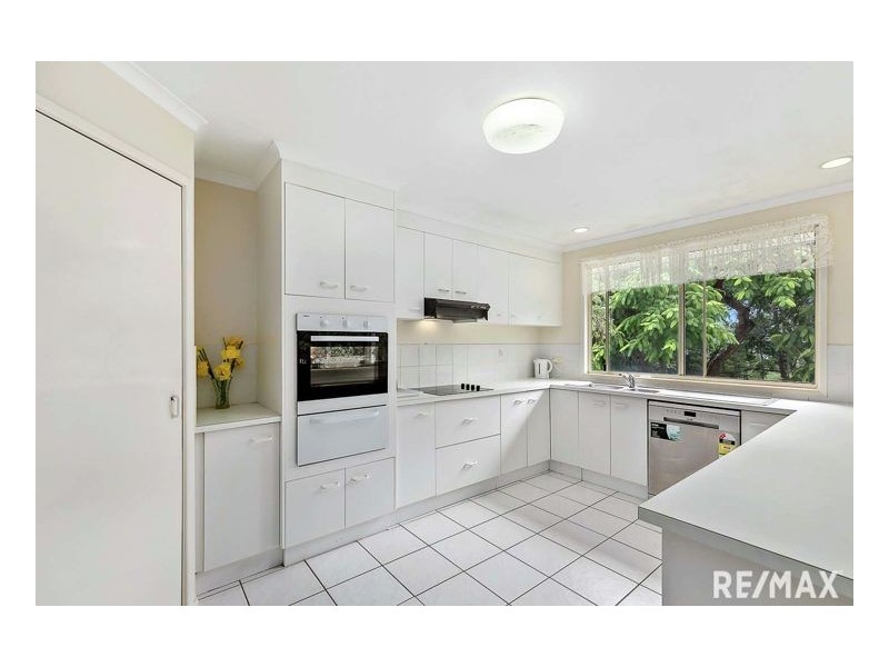 116 Kingfisher Parade, Toogoom QLD 4655