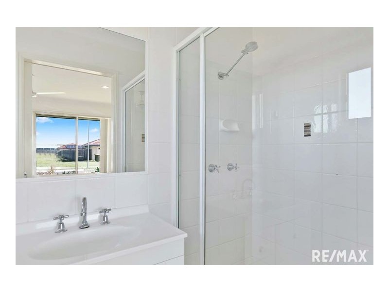 93 Endeavour Way, Eli Waters QLD 4655