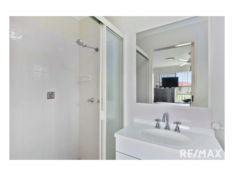 34 Archer Drive, Point Vernon QLD 4655