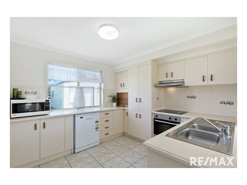 40 Tristania Crescent, Urangan QLD 4655