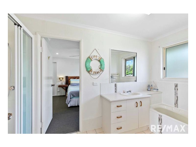 40 Tristania Crescent, Urangan QLD 4655