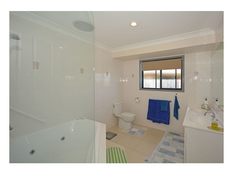 25 Lady Nelson Drive, Eli Waters QLD 4655