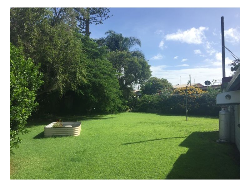17 Charles Street, Pialba QLD 4655