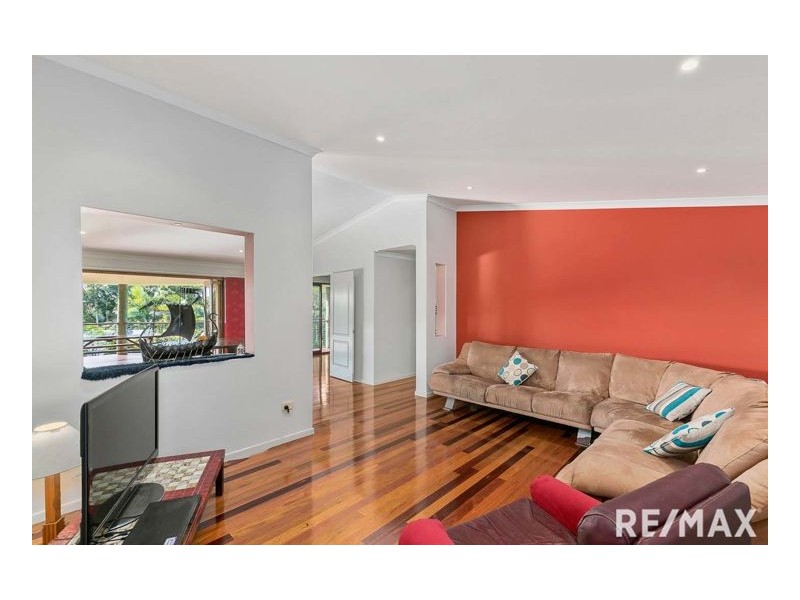 10-12 Gundesen Drive, Urraween QLD 4655