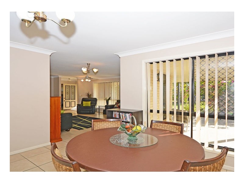 77 Green Acres Road, Dundowran QLD 4655