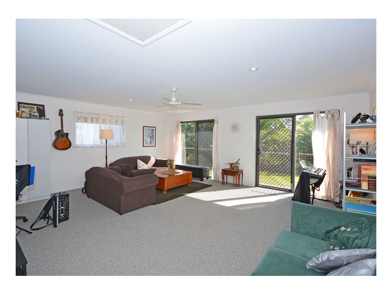 77 Green Acres Road, Dundowran QLD 4655