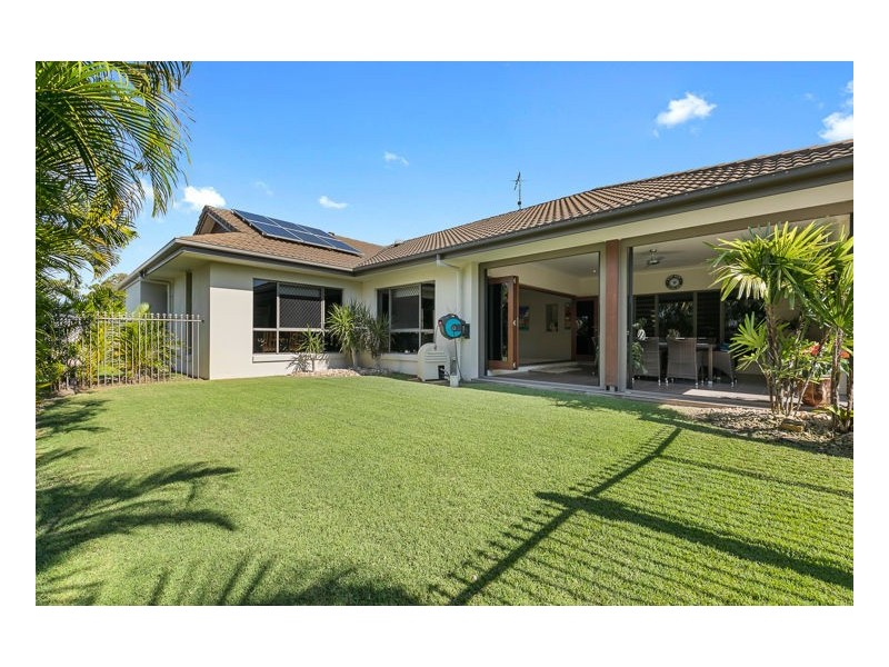 8 Lucas Drive, Burrum Heads QLD 4659