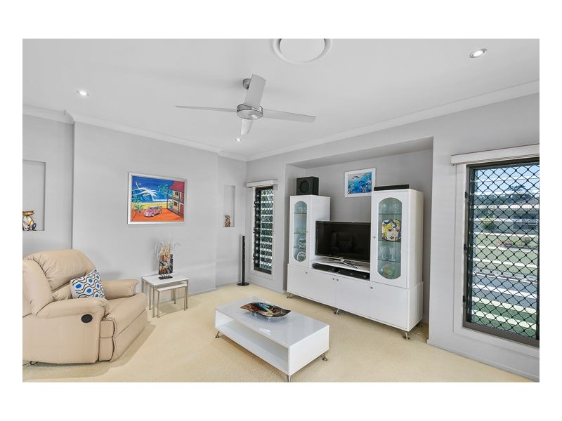 8 Lucas Drive, Burrum Heads QLD 4659