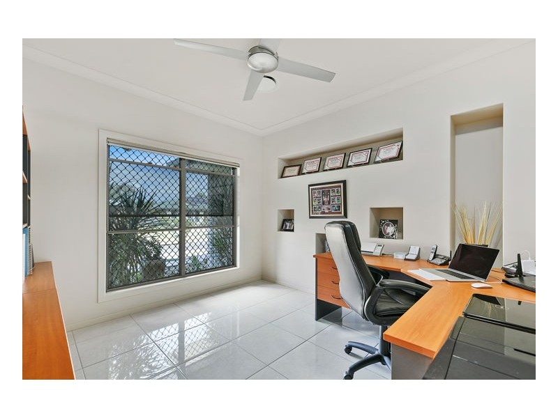 8 Lucas Drive, Burrum Heads QLD 4659