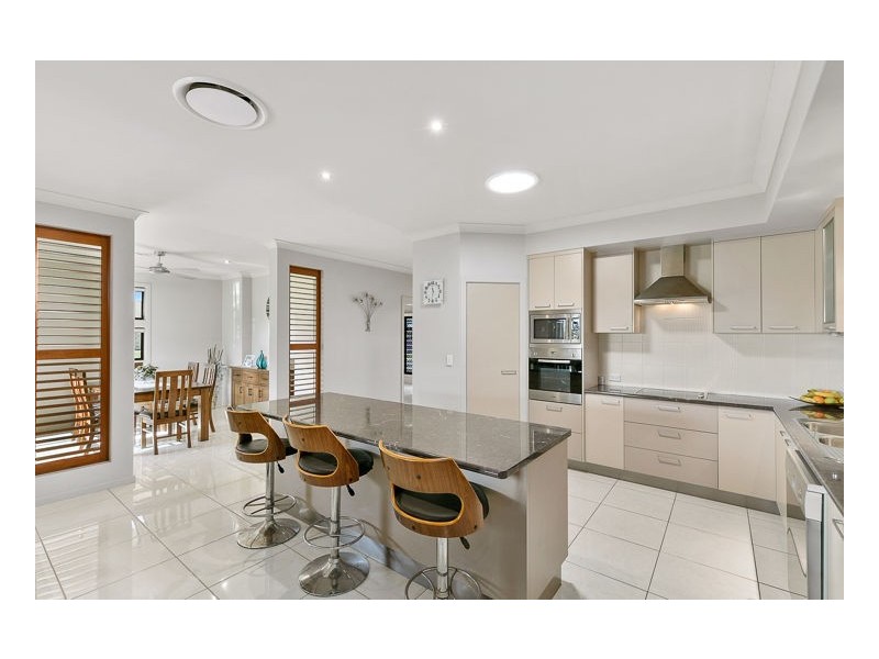 8 Lucas Drive, Burrum Heads QLD 4659