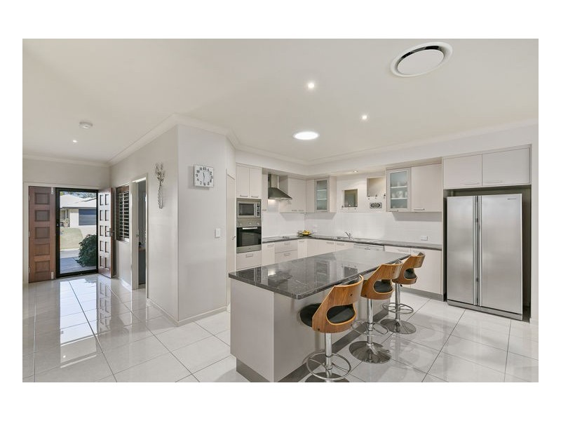 8 Lucas Drive, Burrum Heads QLD 4659