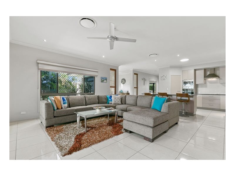 8 Lucas Drive, Burrum Heads QLD 4659