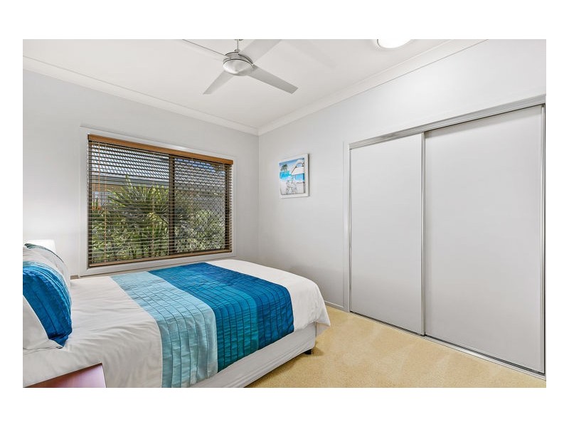 8 Lucas Drive, Burrum Heads QLD 4659