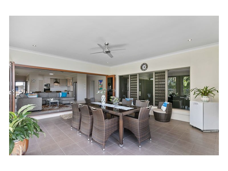 8 Lucas Drive, Burrum Heads QLD 4659