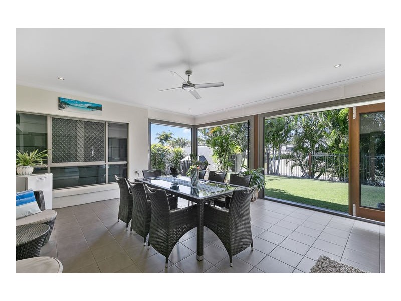 8 Lucas Drive, Burrum Heads QLD 4659