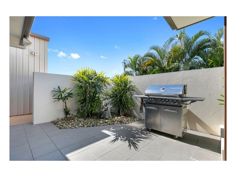 8 Lucas Drive, Burrum Heads QLD 4659