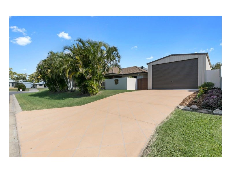 8 Lucas Drive, Burrum Heads QLD 4659
