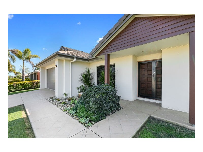8 Lucas Drive, Burrum Heads QLD 4659