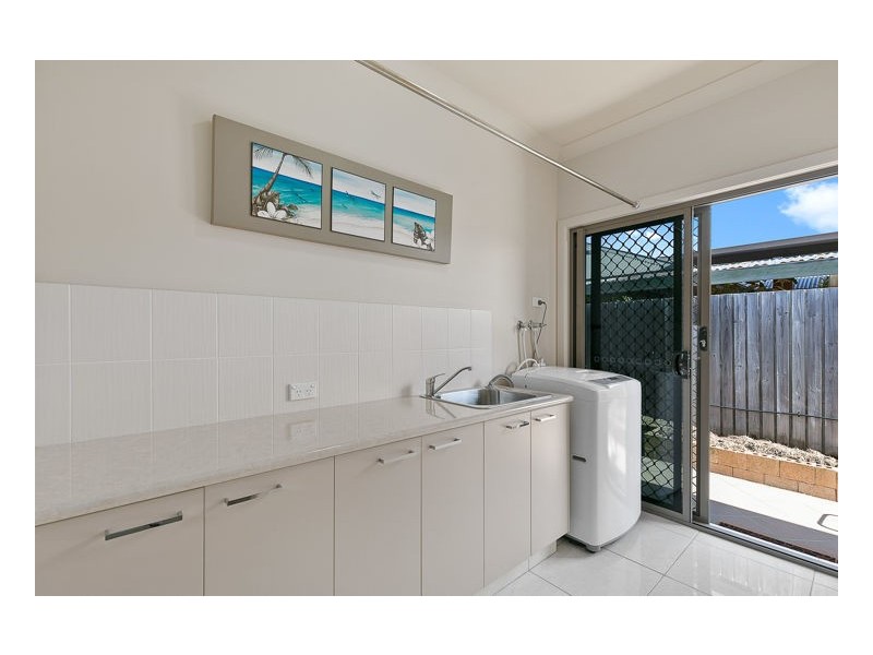 8 Lucas Drive, Burrum Heads QLD 4659