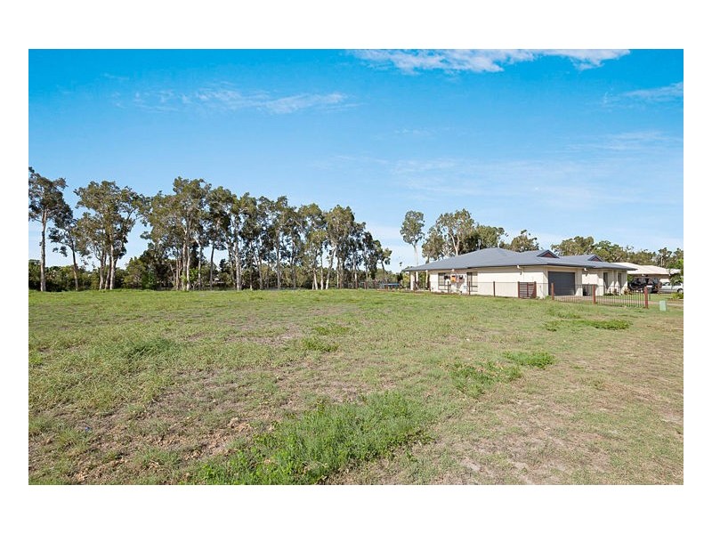 27 Sirenia Drive, Burrum Heads QLD 4659