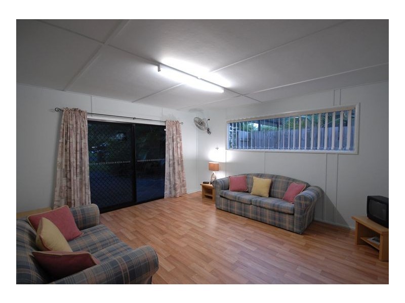 18 Ries Road, Toogoom QLD 4655
