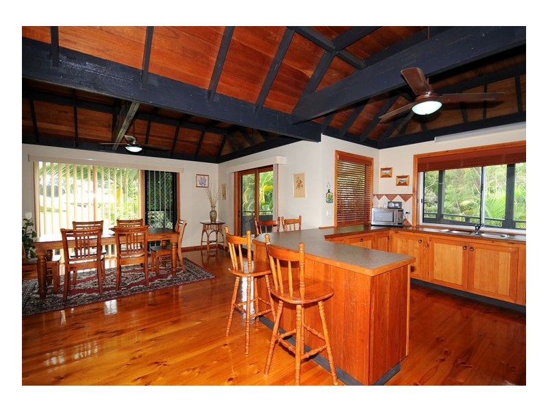 18 Ries Road, Toogoom QLD 4655