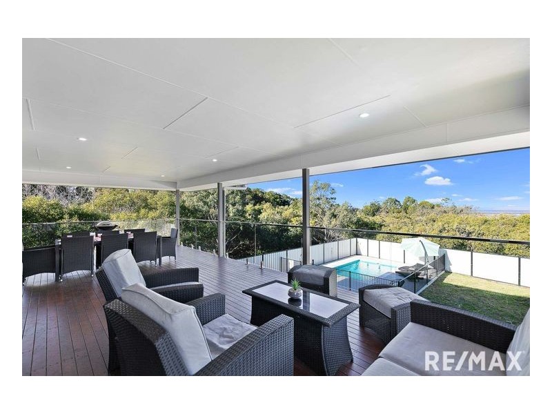 9 Oceanfront Court, Urangan QLD 4655