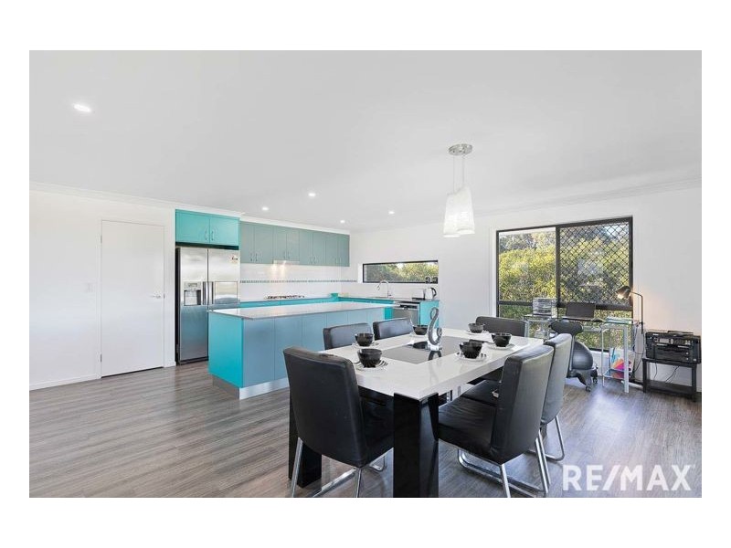 9 Oceanfront Court, Urangan QLD 4655