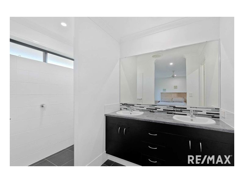 9 Oceanfront Court, Urangan QLD 4655