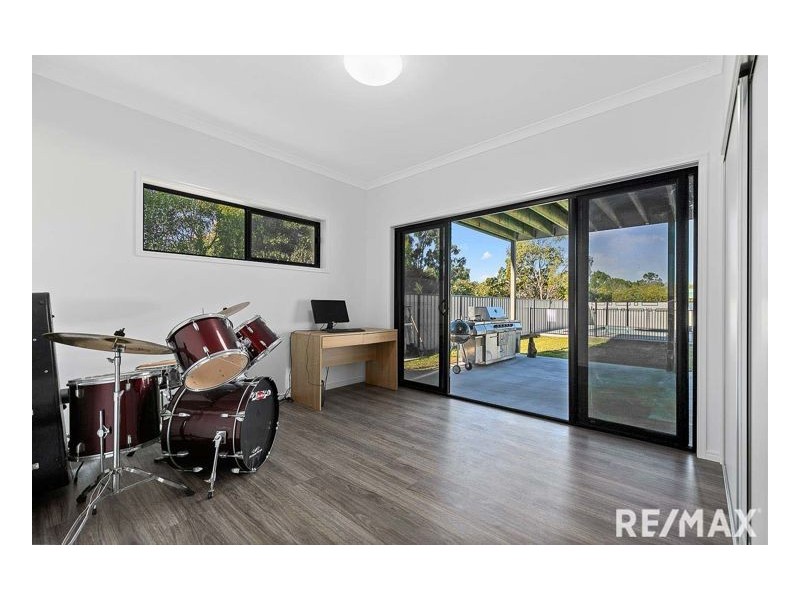 9 Oceanfront Court, Urangan QLD 4655