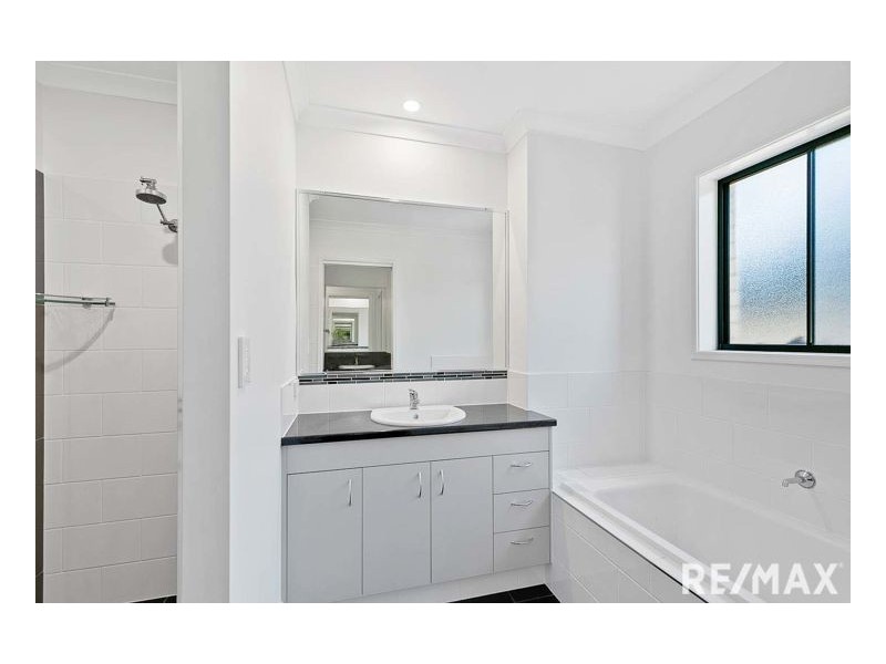 9 Oceanfront Court, Urangan QLD 4655