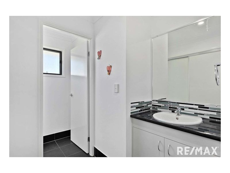 9 Oceanfront Court, Urangan QLD 4655
