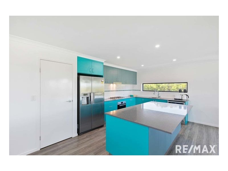 9 Oceanfront Court, Urangan QLD 4655