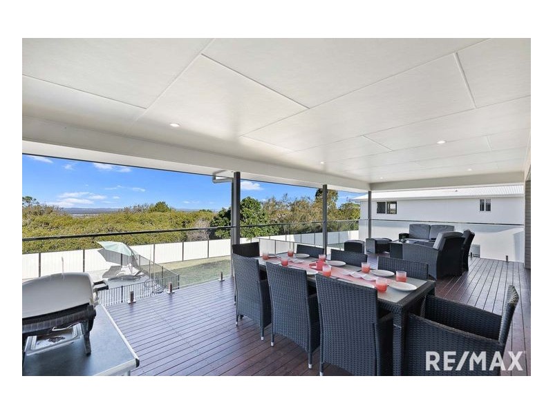 9 Oceanfront Court, Urangan QLD 4655