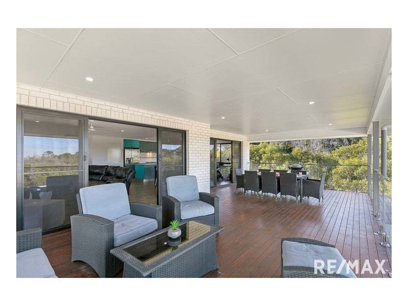 9 Oceanfront Court, Urangan QLD 4655