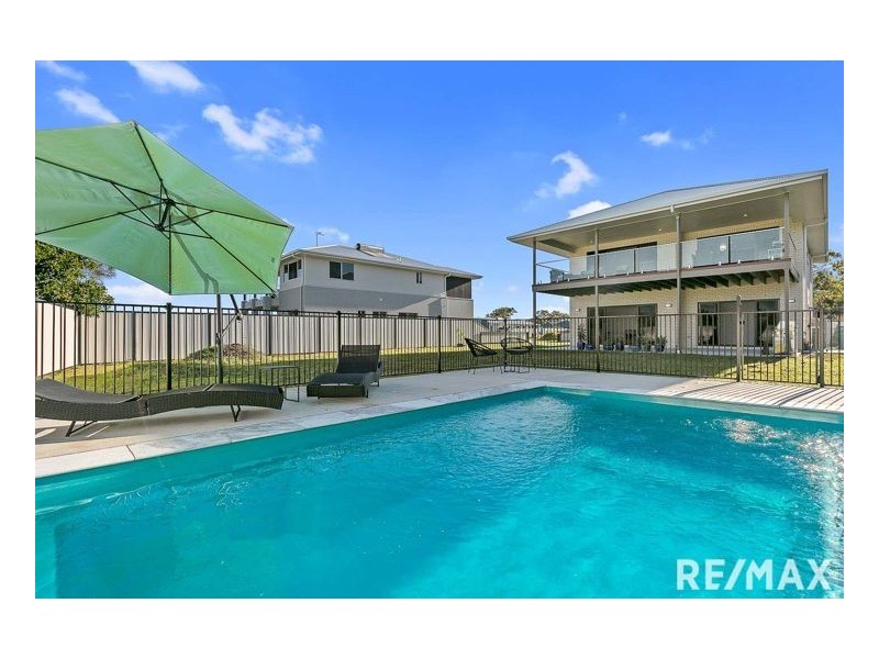 9 Oceanfront Court, Urangan QLD 4655