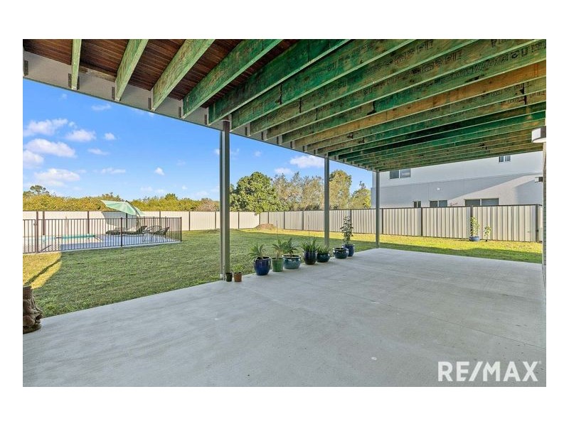 9 Oceanfront Court, Urangan QLD 4655