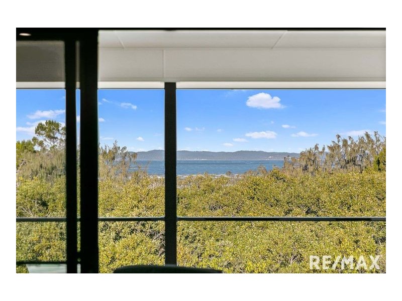 9 Oceanfront Court, Urangan QLD 4655
