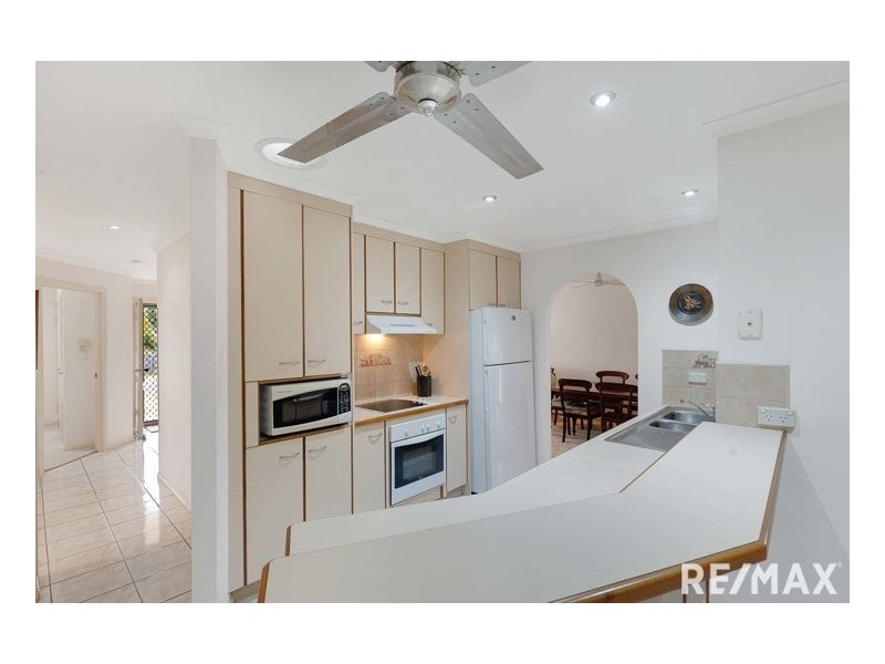 1 Kentia Court, Kawungan QLD 4655