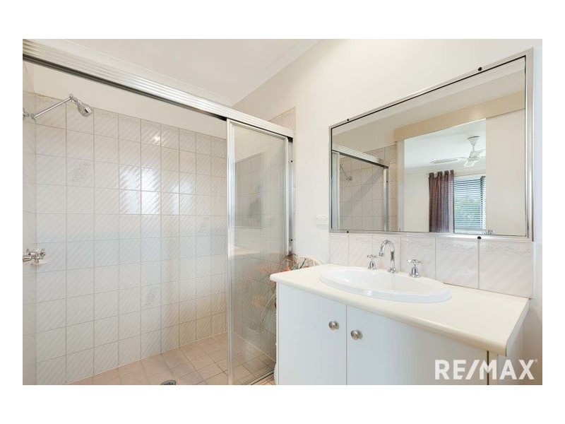 1 Kentia Court, Kawungan QLD 4655