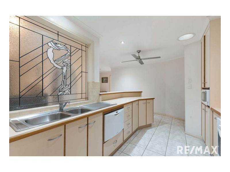 1 Kentia Court, Kawungan QLD 4655