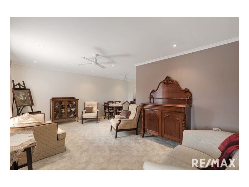 1 Kentia Court, Kawungan QLD 4655