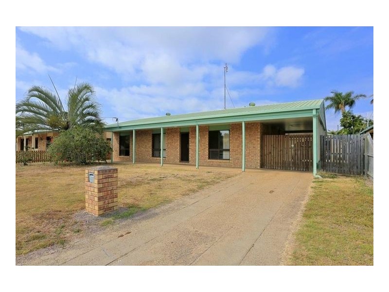 18 South Street, Urangan QLD 4655